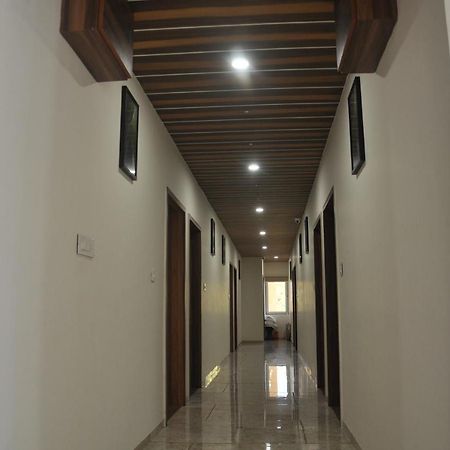 Hotel The Grand Shiva Gondal Bagian luar foto