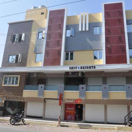 Hotel The Grand Shiva Gondal Bagian luar foto