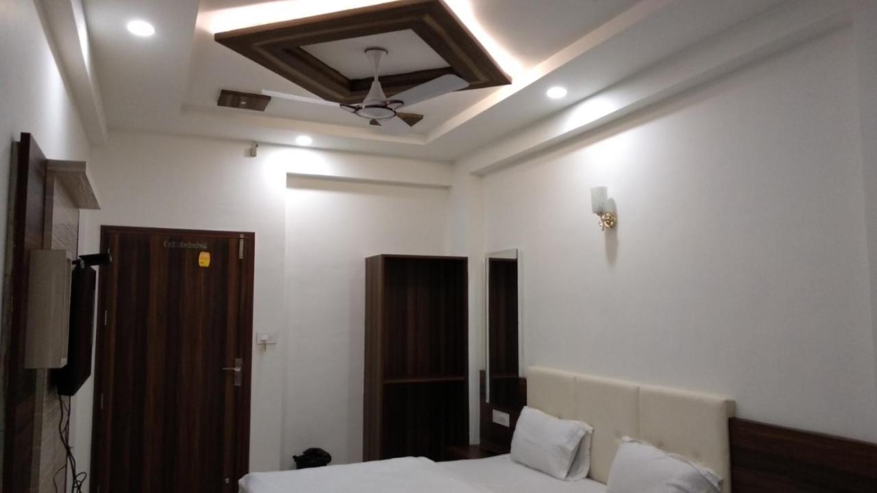 Hotel The Grand Shiva Gondal Bagian luar foto
