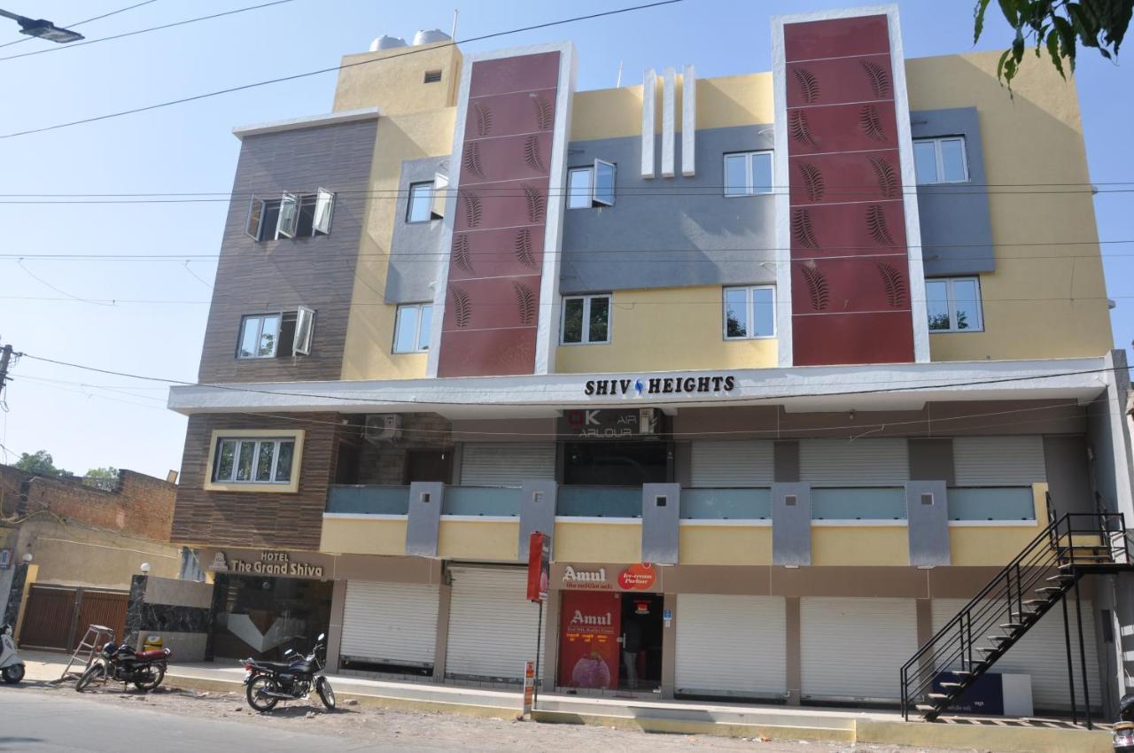 Hotel The Grand Shiva Gondal Bagian luar foto