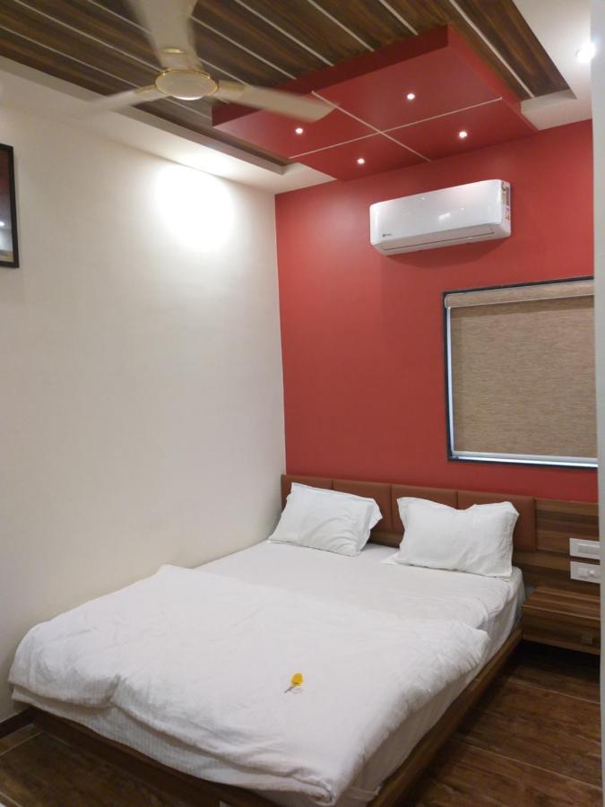Hotel The Grand Shiva Gondal Bagian luar foto