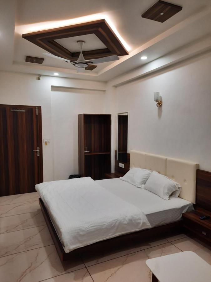 Hotel The Grand Shiva Gondal Bagian luar foto