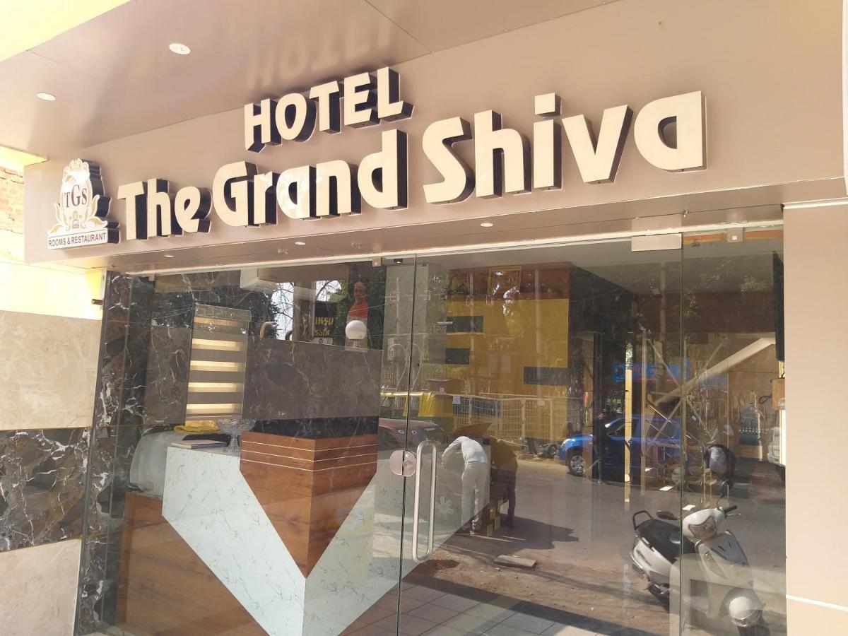 Hotel The Grand Shiva Gondal Bagian luar foto