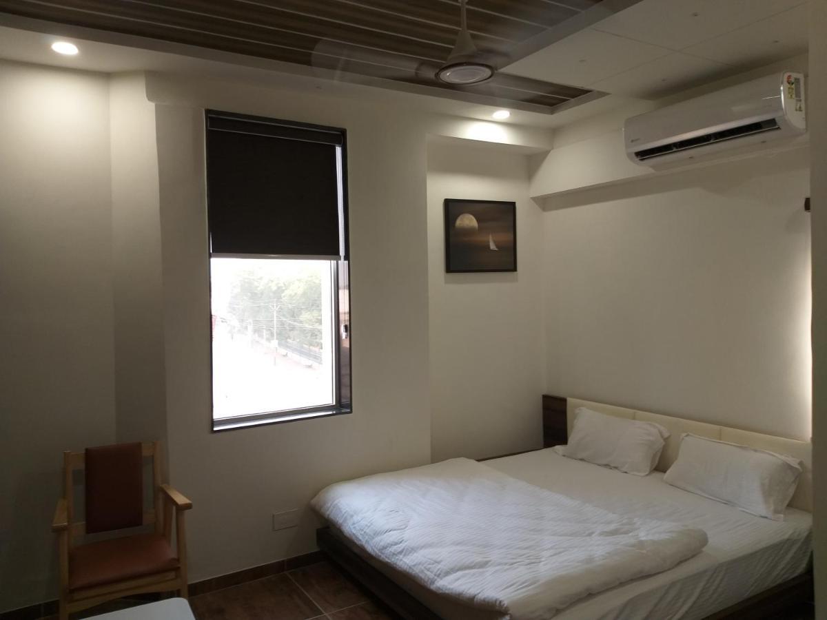 Hotel The Grand Shiva Gondal Bagian luar foto