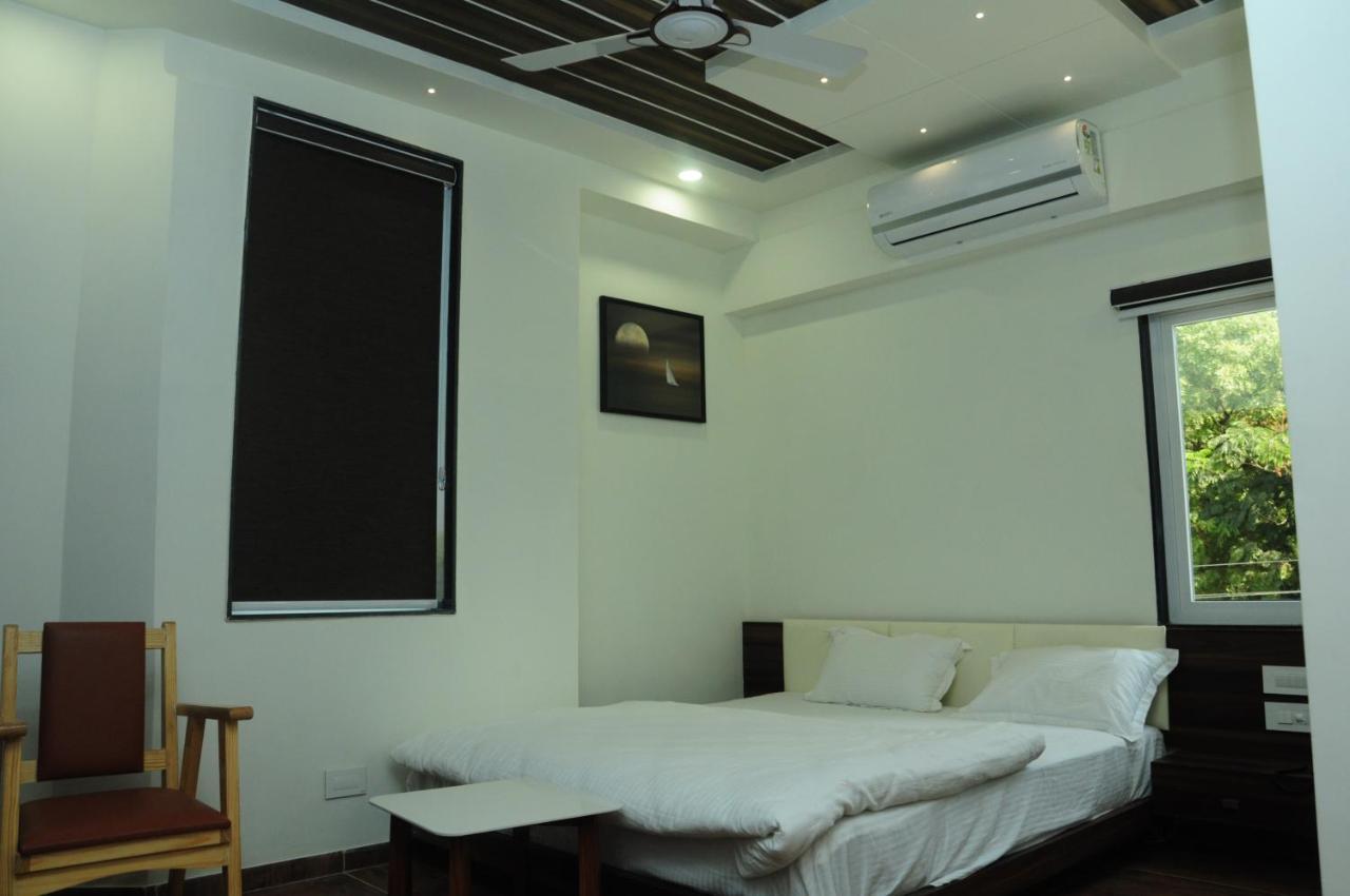 Hotel The Grand Shiva Gondal Bagian luar foto